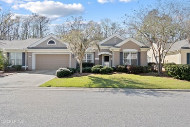***Brand new LVP Throughout*** Beautifully maintained Wren Villa - photo 1