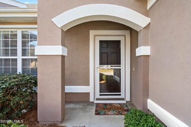 ***Brand new LVP Throughout*** Beautifully maintained Wren Villa - photo 2