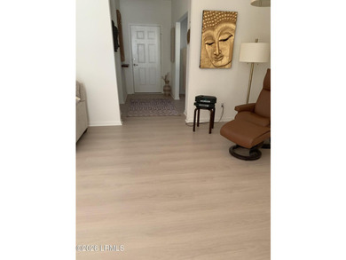 ***Brand new LVP Throughout*** Beautifully maintained Wren Villa - photo 4