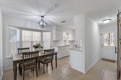 Well-maintained 3BR/2.5BA home in desirable Kelly Hill Estates! - photo 4