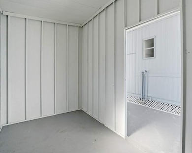 This 1200 square feet, 2.0 bed 2.0 bath located in the - photo 28