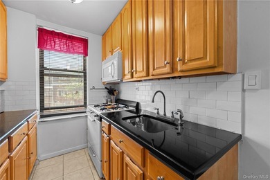 Welcome to this bright and spacious 1-bedroom co-op located in - photo 6