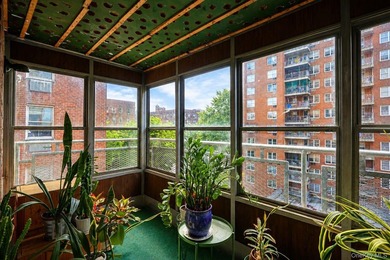 A rare chance to own in the heart of Flushing is here! This two - photo 15