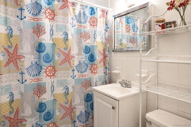 A rare chance to own in the heart of Flushing is here! This two - photo 21