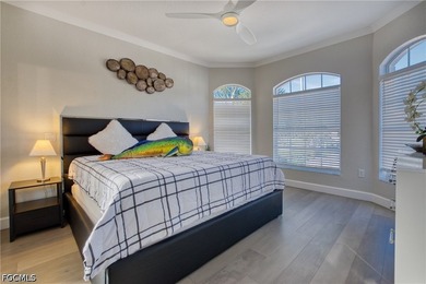 Premier Luxury Waterfront Estate | 235' Frontage | Unique Corner - photo 22