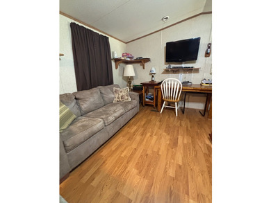Looking for the ideal getaway or family retreat? This charming - photo 27