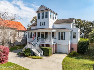 IN-TOWN DEEPWATER HOME! Extrememly rare find in Beaufort County - photo 3