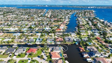 Premier Luxury Waterfront Estate | 235' Frontage | Unique Corner - photo 46