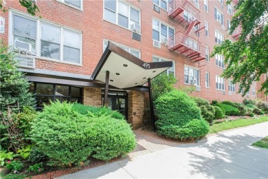 Enter into this bright and spacious alcove studio--complete with