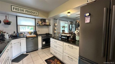Welcome to this charming Massapequa home offering comfort - photo 8