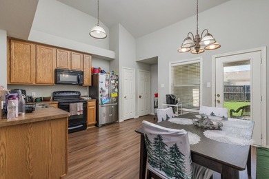 Your new home awaits! Come and enjoy the convenience of the 720 - photo 8