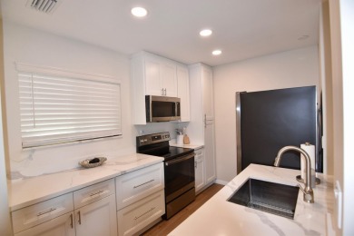 Lake Condo For Sale in Boca Raton, Florida