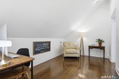 Beautifully sited on a fabulous private lot in the highly - photo 14
