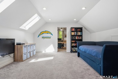 Beautifully sited on a fabulous private lot in the highly - photo 24