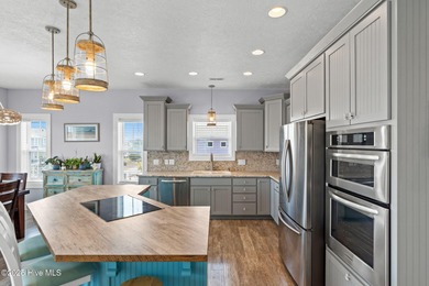 **Paradise Awaits!** Discover breathtaking ocean and