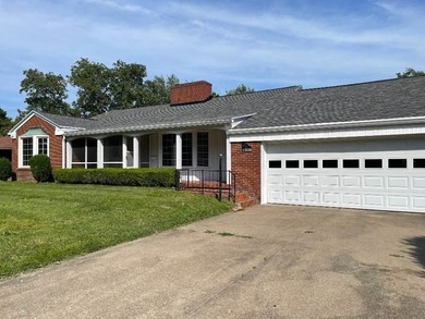 Mid Century Modern Home located on a quite cul de Sac second row - photo 1