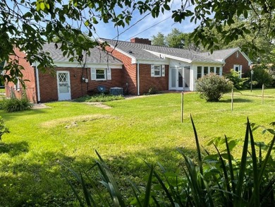 Mid Century Modern Home located on a quite cul de Sac second row - photo 2