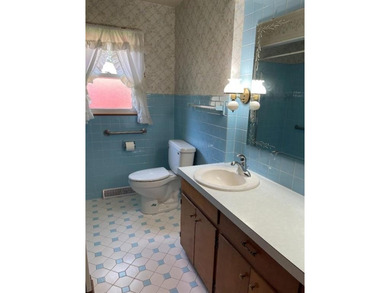 Mid Century Modern Home located on a quite cul de Sac second row - photo 8