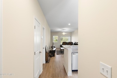 Practically brand-new and lightly lived-in 2 bedroom, 2.5 bath - photo 2