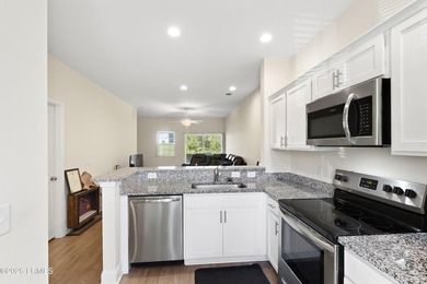 Practically brand-new and lightly lived-in 2 bedroom, 2.5 bath - photo 7