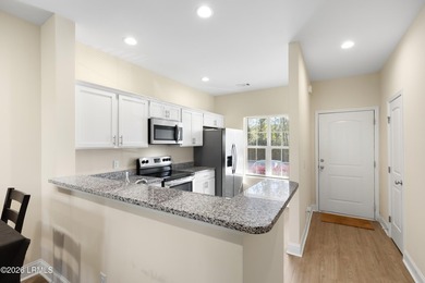 Practically brand-new and lightly lived-in 2 bedroom, 2.5 bath - photo 8