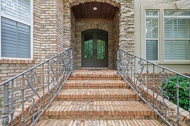 Luxury Living on the Golf Course! Experience timeless elegance - photo 12