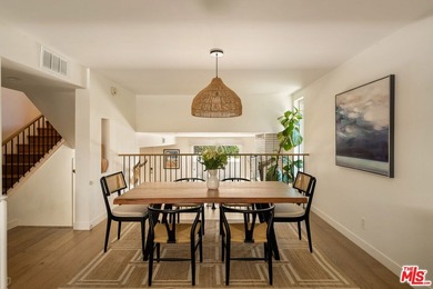 Indulge in sophisticated living with this rare, light-filled - photo 12