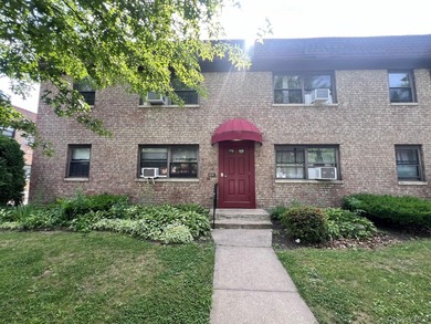 Stunning huge two bedrooms coop garden apartment in the heart of - photo 15