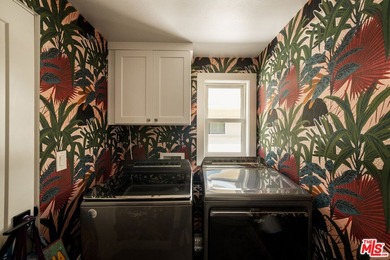 Indulge in sophisticated living with this rare, light-filled - photo 17
