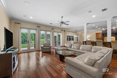 Luxury Living on the Golf Course! Experience timeless elegance - photo 33