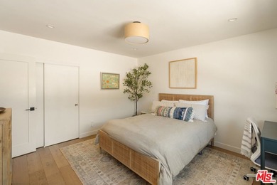 Indulge in sophisticated living with this rare, light-filled - photo 34