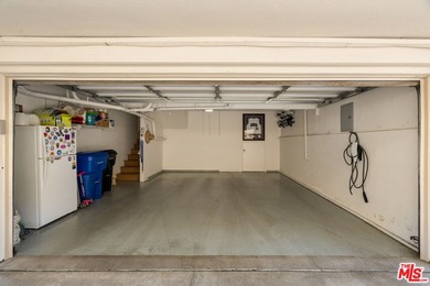 Indulge in sophisticated living with this rare, light-filled - photo 36