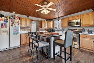 Welcome to this Cute and Quaint updated 3 bedroom ranch style - photo 3