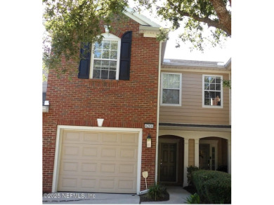 Lake Townhome/Townhouse For Sale in Jacksonville, Florida