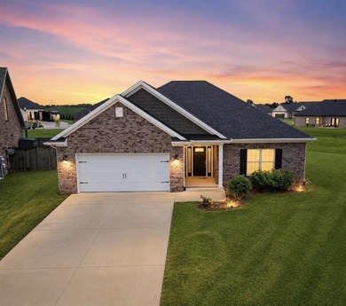 Welcome to Woodland Ridge! Built in 2022, this thoughtfully - photo 1