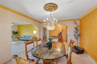 Tucked into a central Lake Havasu location, this truly - photo 12