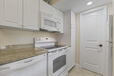 Fully furnished, second-floor one-bedroom, one-bathroom condo - photo 13
