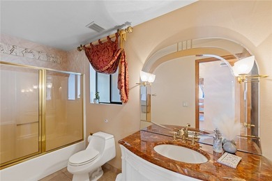 Tucked into a central Lake Havasu location, this truly - photo 13