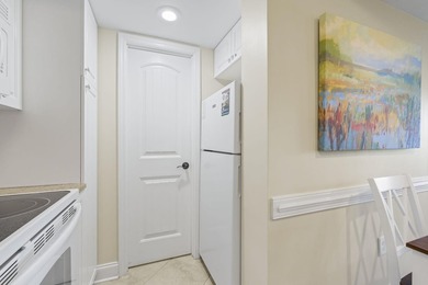 Fully furnished, second-floor one-bedroom, one-bathroom condo - photo 14