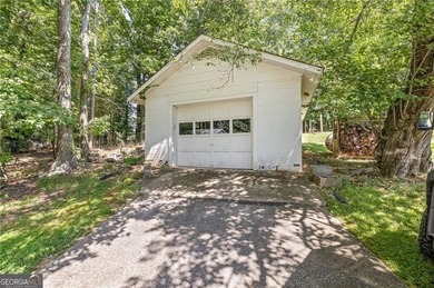 Rarely does a property like this become available. Nestled on 3 - photo 15