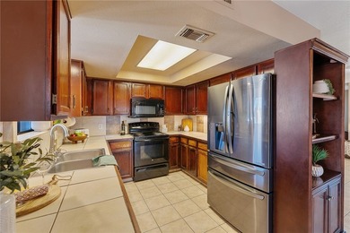 Tucked into a central Lake Havasu location, this truly - photo 16