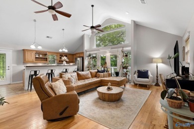 Lake Home For Sale in Guntersville, Alabama