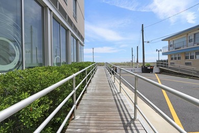 BEACHFRONT CONDO!! VACANT & NEWLY RENOVATED! Don't miss this - photo 23