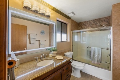 Tucked into a central Lake Havasu location, this truly - photo 31