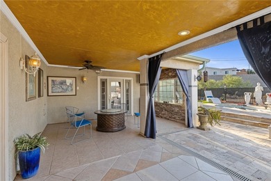 Tucked into a central Lake Havasu location, this truly - photo 33