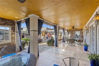 Tucked into a central Lake Havasu location, this truly - photo 35