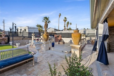 Tucked into a central Lake Havasu location, this truly - photo 41
