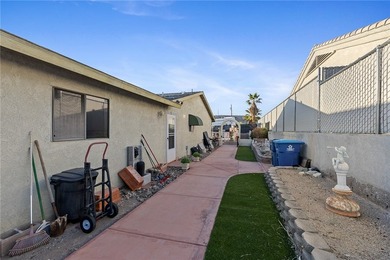 Tucked into a central Lake Havasu location, this truly - photo 42
