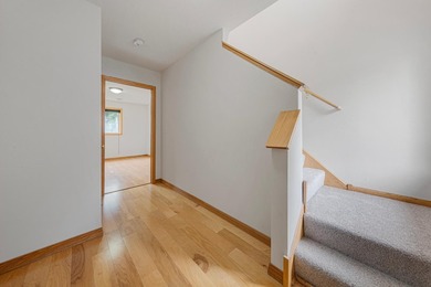 Looking for a move-in-ready end-unit townhome! Look no - photo 4