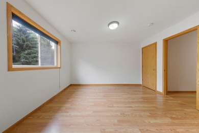 Looking for a move-in-ready end-unit townhome! Look no - photo 6